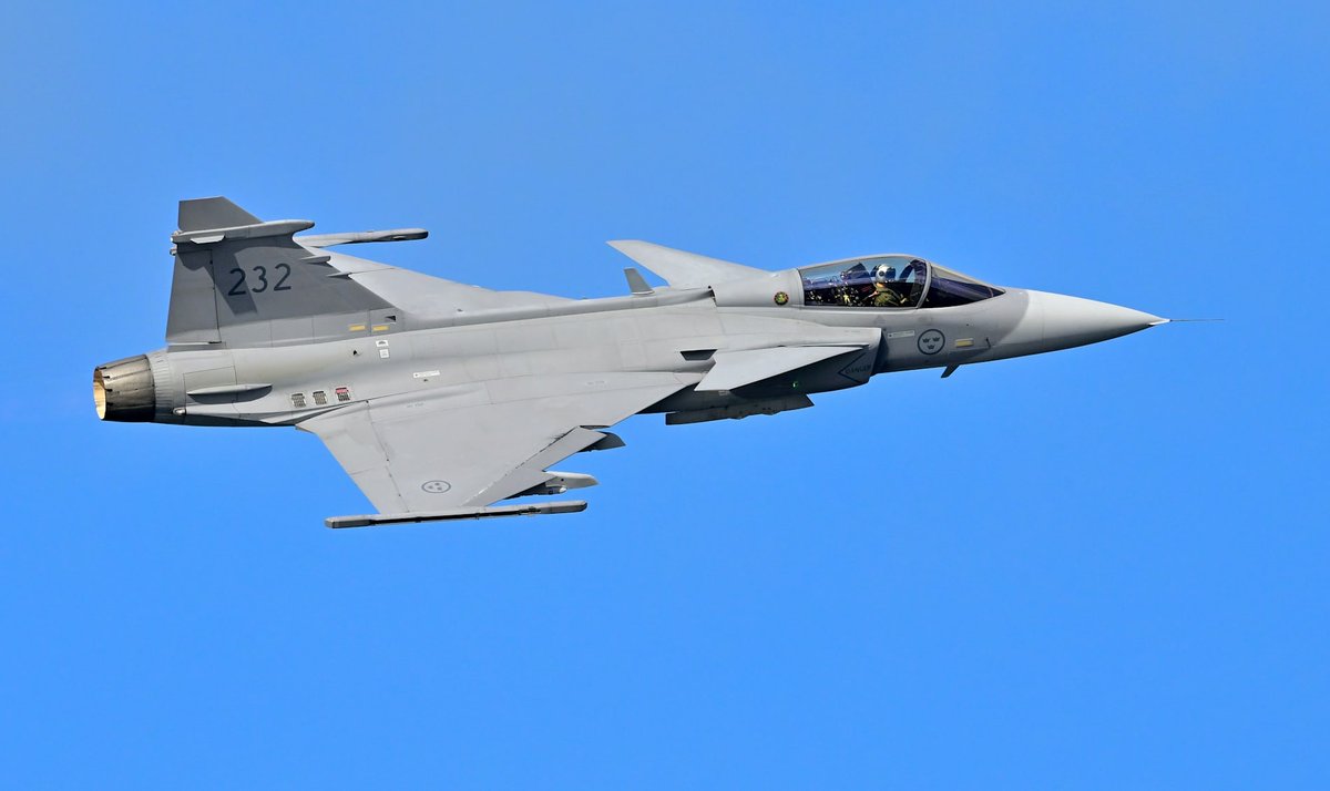 鹰狮北飞：瑞典战机冰岛巡航背后的北约北极棋局