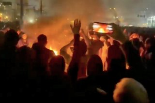 里亚尔崩溃与“真主党人”动员：透视伊朗革命以来最血腥镇压的深层逻辑