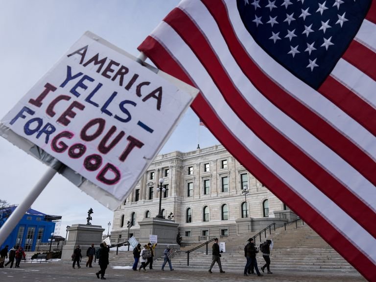 美国联邦政府部分停摆：移民政策争议引发的预算僵局