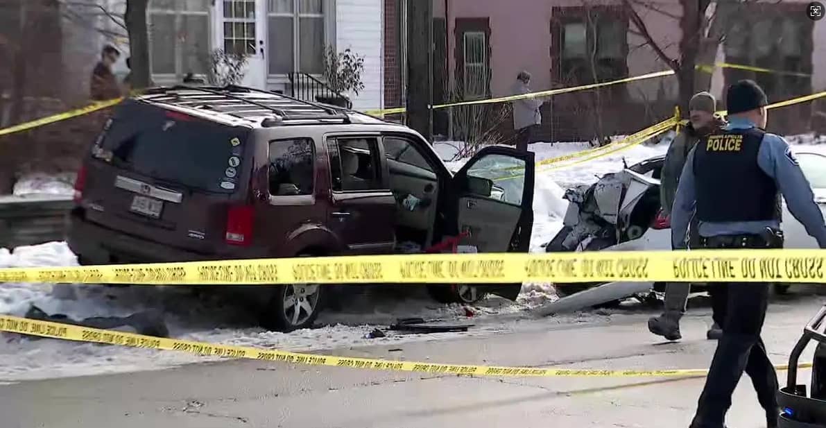  明尼阿波利斯ICE官员枪击事件：多方博弈下的美国社会深层裂痕