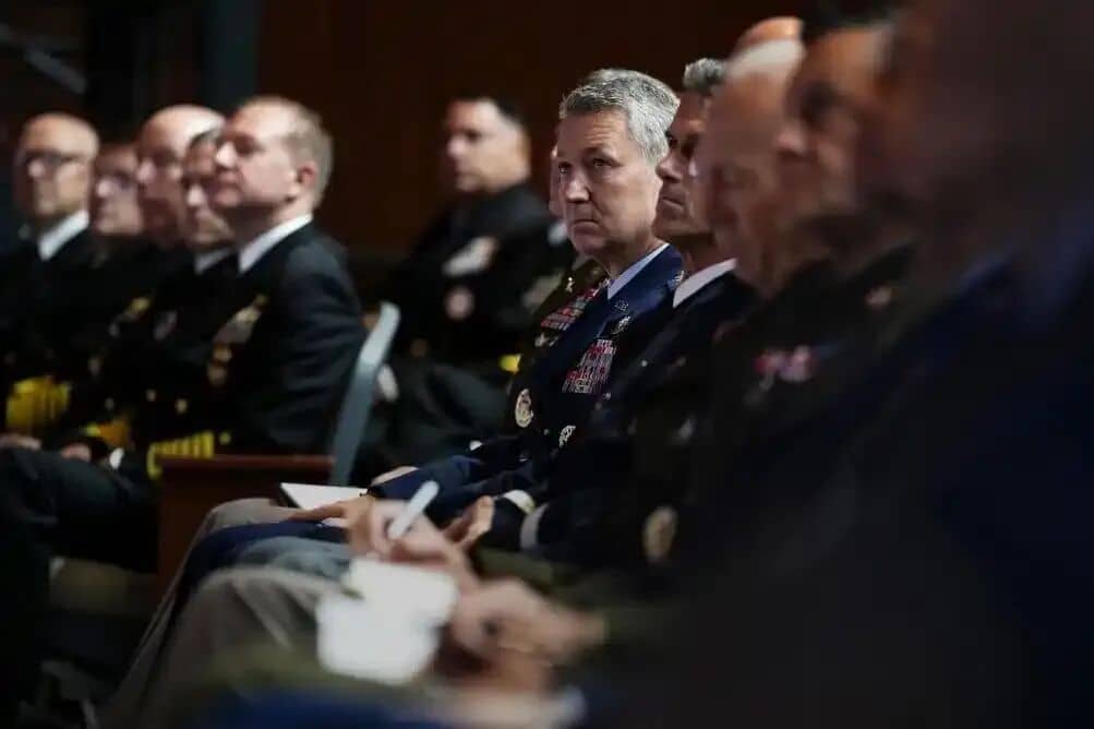 新设两大司令部、削减四星上将：美军 “11 变 8” 改革的深层影响